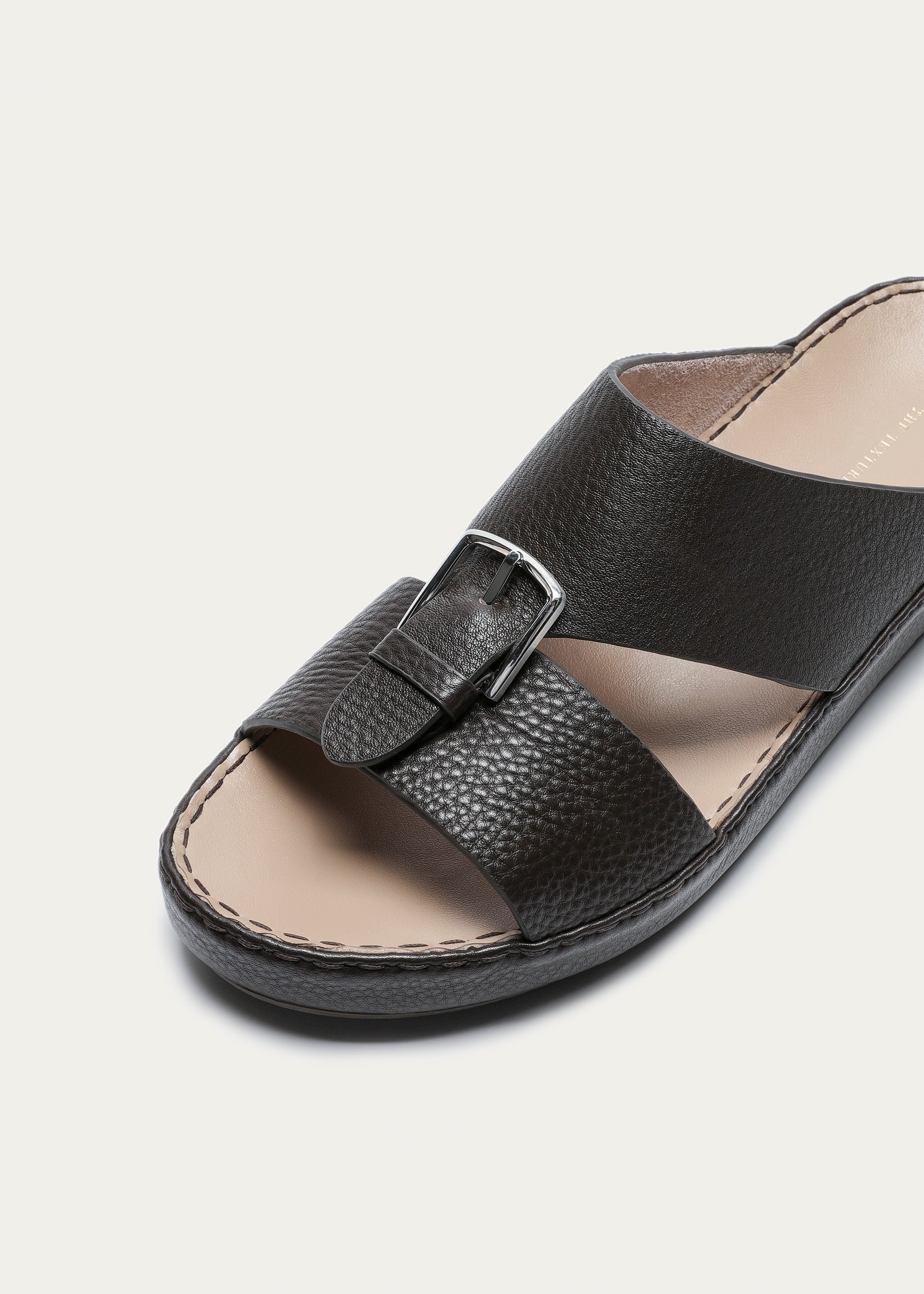 BELT BUCKLE GRAIN LEATHER SANDALS-SUPER SOFT SERIES-BLACK CHOCOLATE